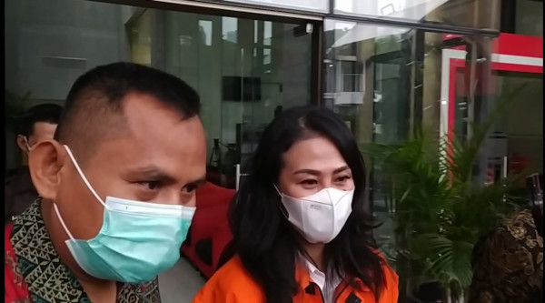 KPK Tahan Penyuap Eks Bupati Buru Selatan