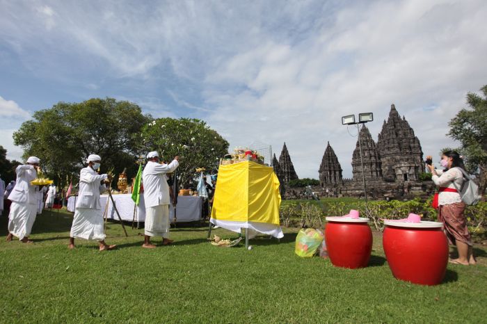 800 Umat Hindu di Jateng dan DIY Gelar Tawur Agung Kesanga  di Candi Prambanan
