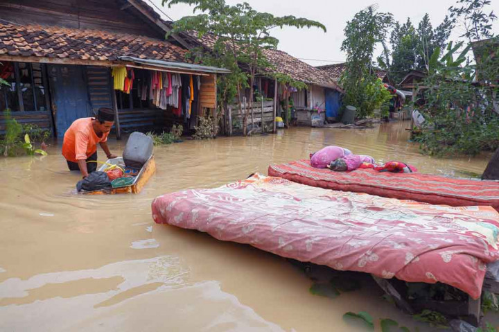 Foto Terpopuler: Ribuan Keluarga Terdampak Banjir Kota Serang hingga Banjir Rendam Hanggar Pesawat di Australia