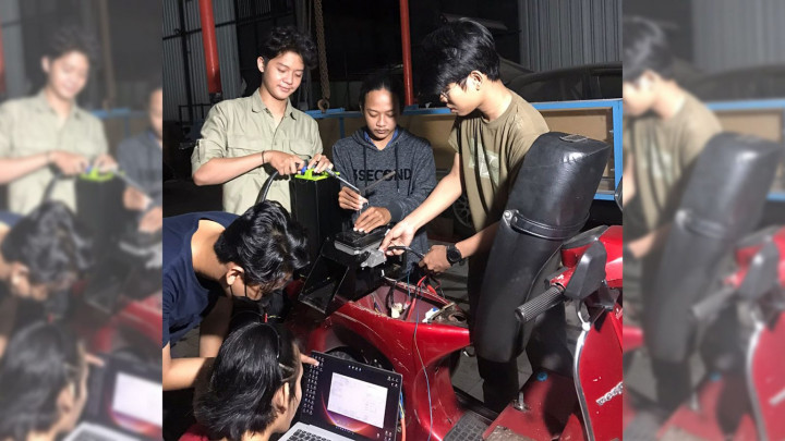 6 Mahasiswa Unair Sulap Vespa Tua Jadi Bertenaga Listrik