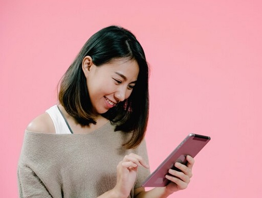 Ibu masa kini adalah ibu modern yang semakin melek digital dan banyak memanfaatkan platform digital. (Foto: Ilustrasi. Dok. Freepik.com)