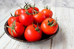 Batu Ginjal hingga Gerd, Ini 5 Efek Samping Terlalu Banyak Makan Tomat