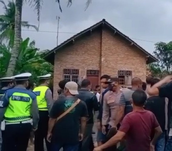 Polisi Jaga Ketat Rumah Pelaku Mutilasi Bocah di Lampung Timur