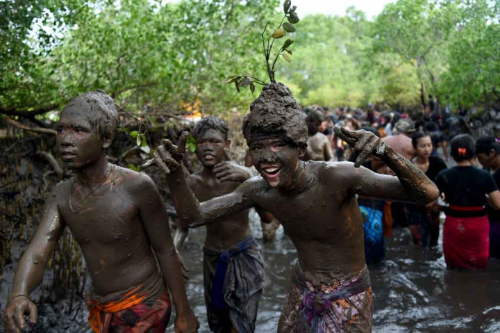 Mebuug-buugan, Tradisi Mandi Lumpur setelah Nyepi