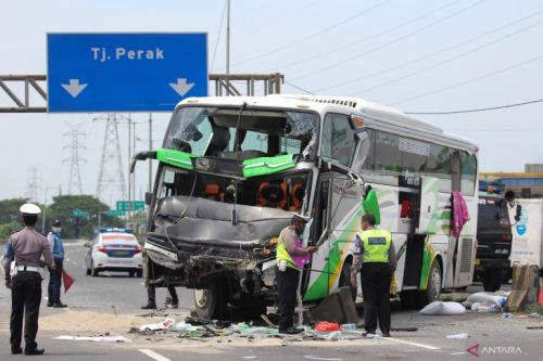 Perebut Kemudi Bus hingga Kecelakaan di Tol Surabaya Meninggal