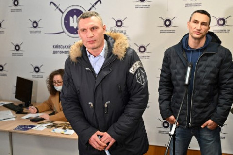 Klitschko Bersaudara Terpaksa Membunuh 6 Tentara Rusia