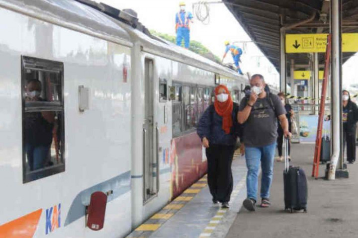 KAI Cirebon Tunggu Aturan Peniadaan Syarat Tes Negatif Covid-19