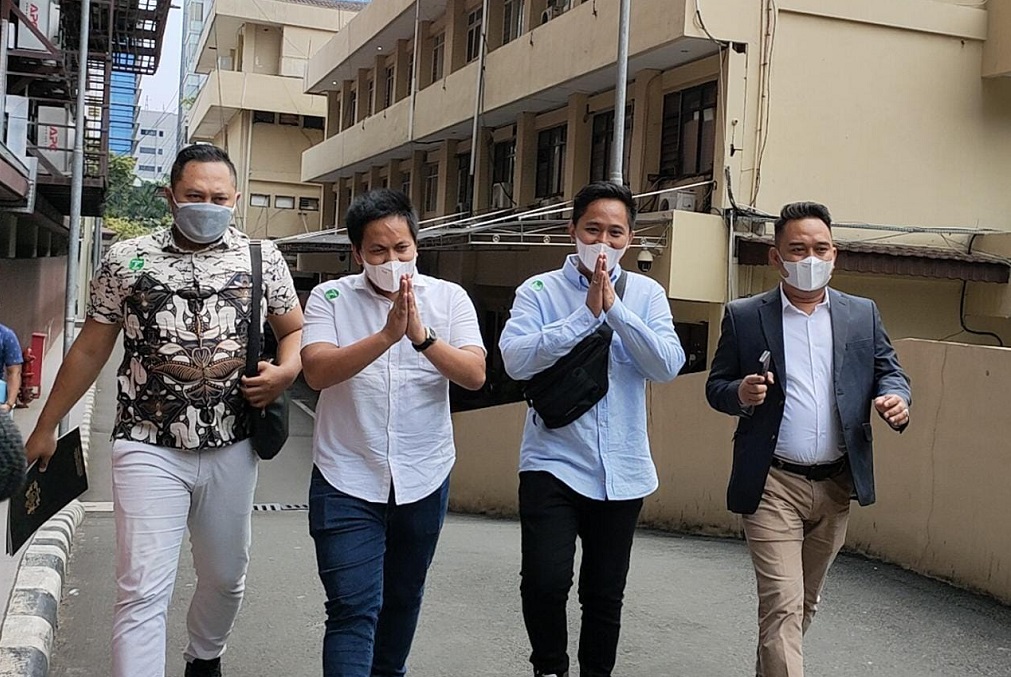 Doni Salamanan memenuhi panggilan penyidik di Bareskrim Polri. Medcom.id/Siti Yona Hukmana