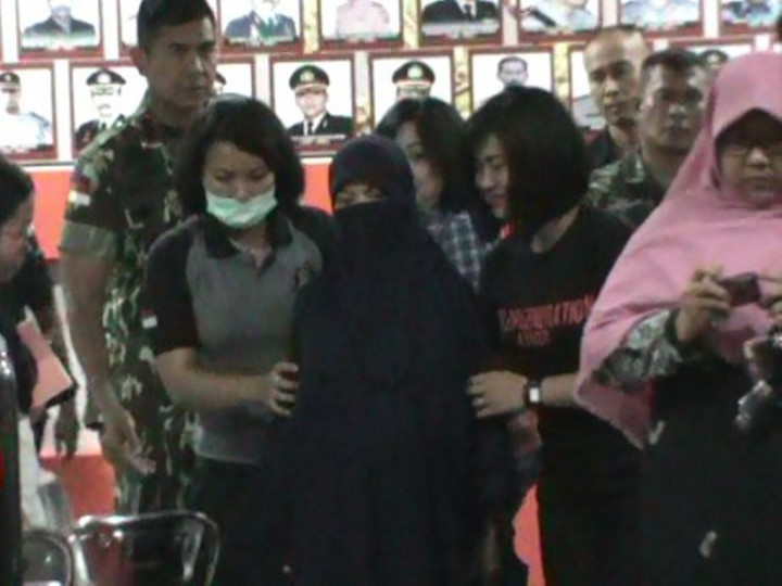 Polda Sulteng Serahkan Bantuan Rumah untuk Istri Almarhum Ali Kalora