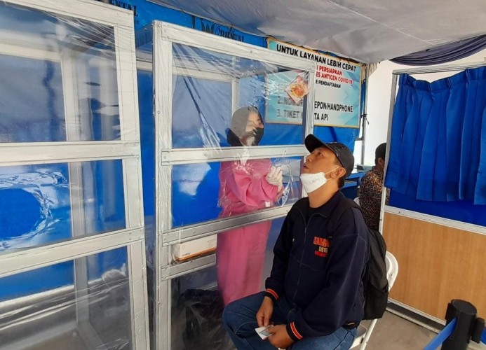 Penumpang KA di Lampung Mengeluh, Aturan Bebas Tes Covid-19 Belum Berlaku