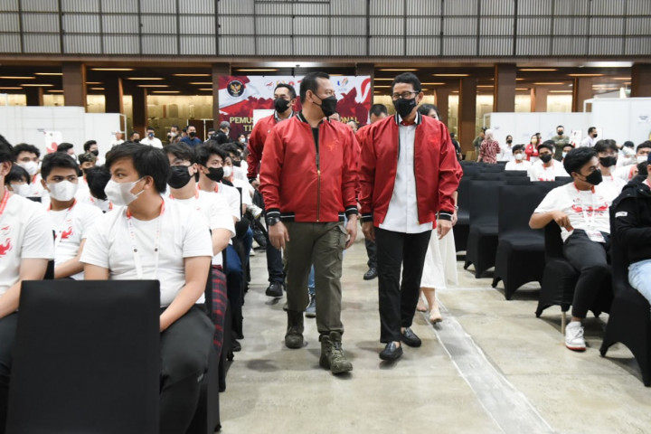 Kunjungi Pelatnas E-sport di Bogor, Sandiaga Uno Optimistis Raih Emas
