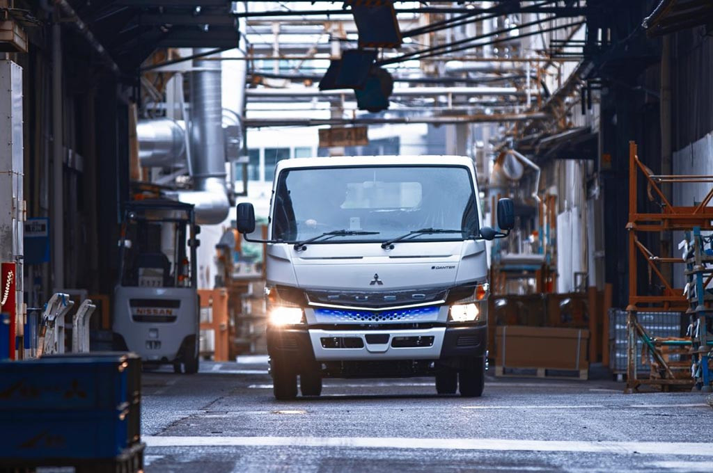 Mitsubishi Fuso e-Canter. Mitsubishi 