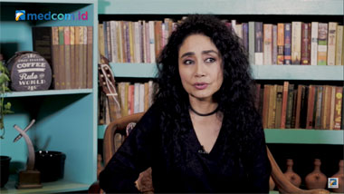 Sylvia Saartje, Penyanyi Rock Perempuan Pertama Indonesia