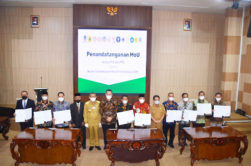 UNAIR dan ICMI Teken MoU Perkuat Program Kampus Merdeka