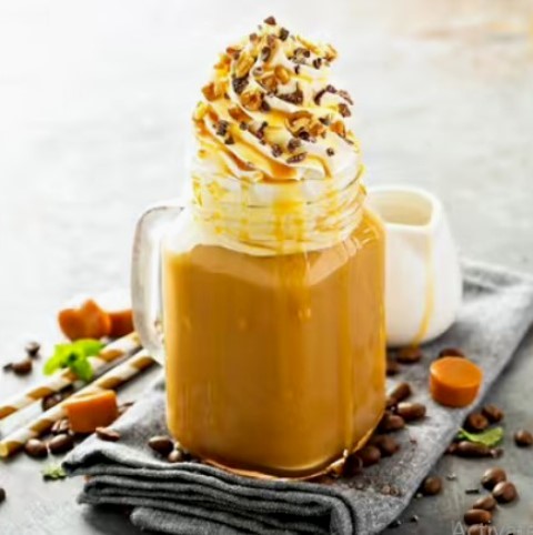 Bosan dengan kopi yang begitu saja? Buat sendiri yuk, caramel frappuccino kekinian. (Foto: Dok. Endeus TV)