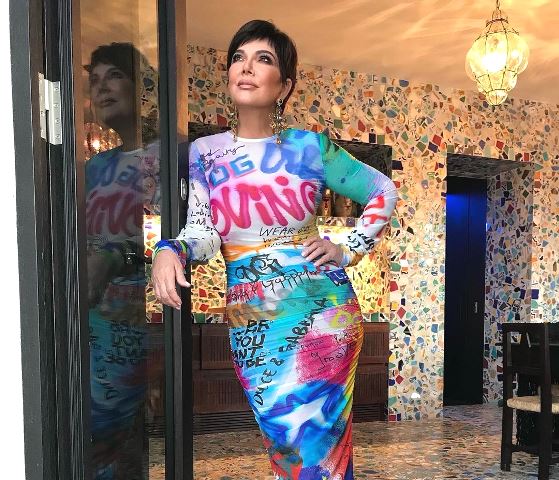 Intip deretan koleksi keraik Kris Jenner, nenek cantik klan dari Kardashian yang masih cantik. (Foto: Dok. Instagram Kris Jenner/@krisjenner)