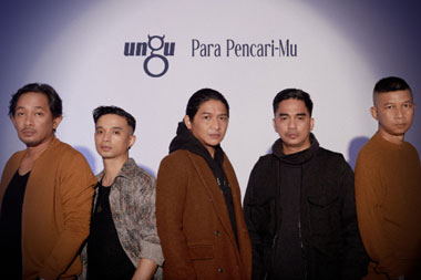 Ungu Aransemen Ulang Lagu Para Pencari-Mu