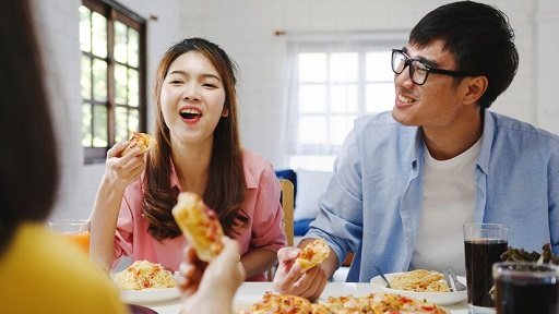 Jika kita makan pada waktu yang tetap, maka ini akan membantu pencernaan yang lebih baik. (Foto: Ilustrasi. Dok. Freepik.com)