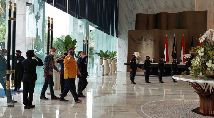 Airlangga Hartarto Visits NasDem Party Headquarters