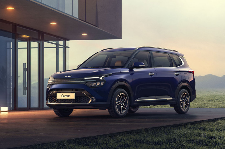 Kia Carens Usung Model MPV Rasa SUV