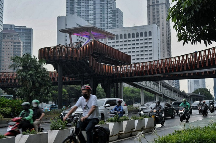 JPO Phinisi Diresmikan, Ada Lift untuk Pesepeda