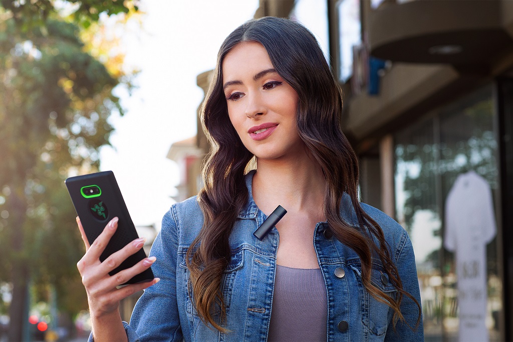 Razer meluncurkan mikrofon Seiren Bluetooth, ditujukan untuk streamer mobile.