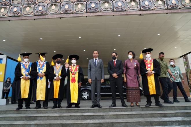 Menteri Keuangan Sri Mulyani Indrawati saat menghadiri dies natalis UNS. Foto: dok UNS.