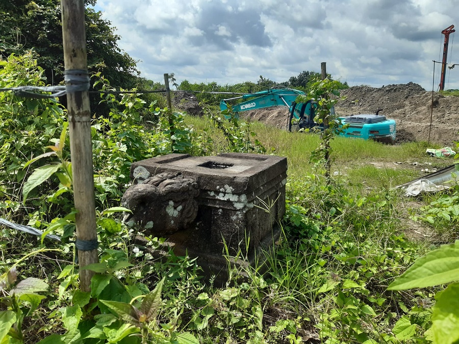 Batu Yoni terletak di persawahan di Desa Keprabon, Kecamatan Polanharjo, Kabupaten Klaten, Jawa Tengah. Medcom.id/ Triawati