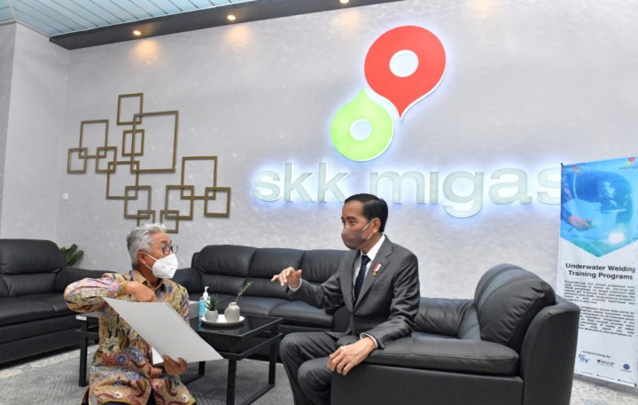 Di Hadapan Jokowi, Bos SKK Migas Beberkan Kontribusi Migas Corner