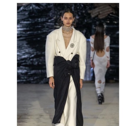 Perjalanan Sukses Rizal Rama hingga Akhirnya Melenggang di Paris Fashion Week 2022