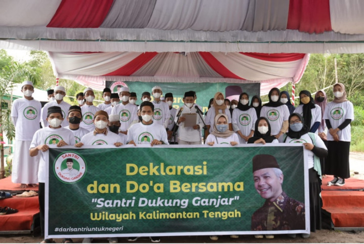 Dianggap Pemimpin Ideal, Ratusan Santri di Kalteng Deklarasi Ganjar Capres 2024