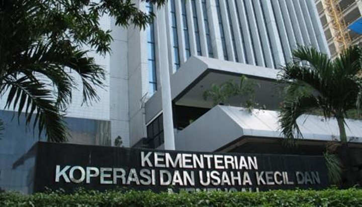 Pemerintah Minta Perajin Sarung Majalaya Berinovasi agar Kian Mendunia