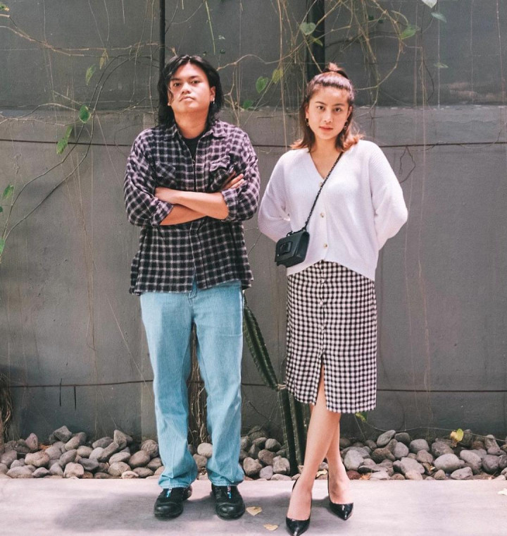 <i>Posting</i> Begini di Sosmed, Awkarin Putus dengan Gangga Kusuma?