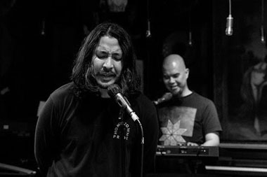 Ello jadi Vokalis Dewa, Once Bilang Begini