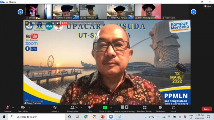 33 Pekerja Migran Indonesia di Singapura Raih Sarjana di UT