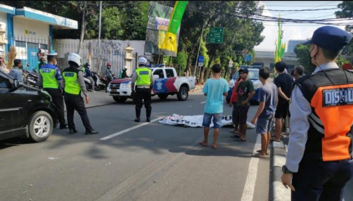Pemulung di Pancoran Tewas Ditabrak Bus Transjakarta
