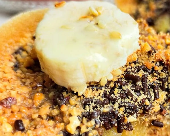 Martabak saat ini menjadi primadona diaplikasi pesan antar online. Martabak menjadi makanan alternatif selama pandemi. (Ilustrasi/Foto: Istimewa)