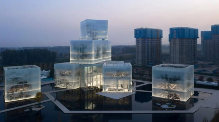 Unik, Bangunan Ini Dirancang Menyerupai Es Batu