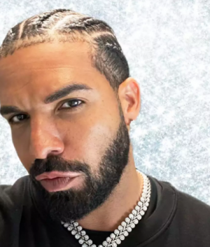 Drake Pamer Kepang Rambut Gaya Baru di Instagram Story