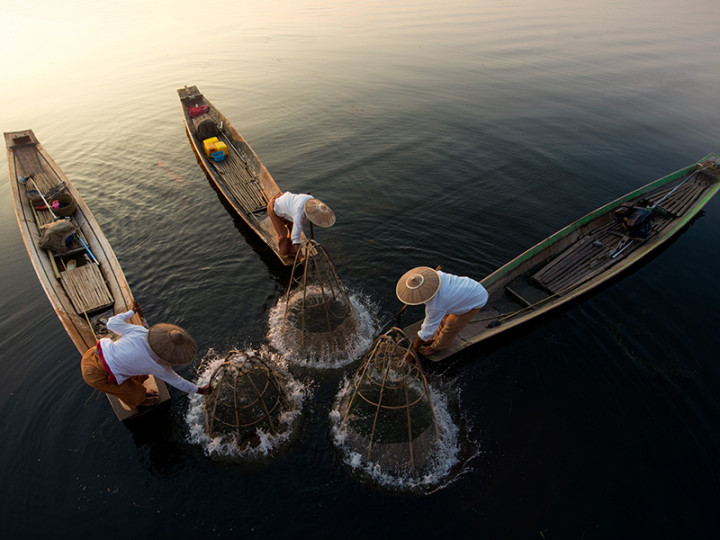 Pemerintah Mulai Salurkan Bantuan Tunai ke PKL Warung dan Nelayan