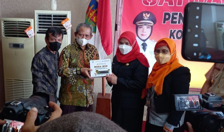 Dukung Digitalisasi Televisi, Pos Indonesia Salurkan Bantuan STB dari Kominfo