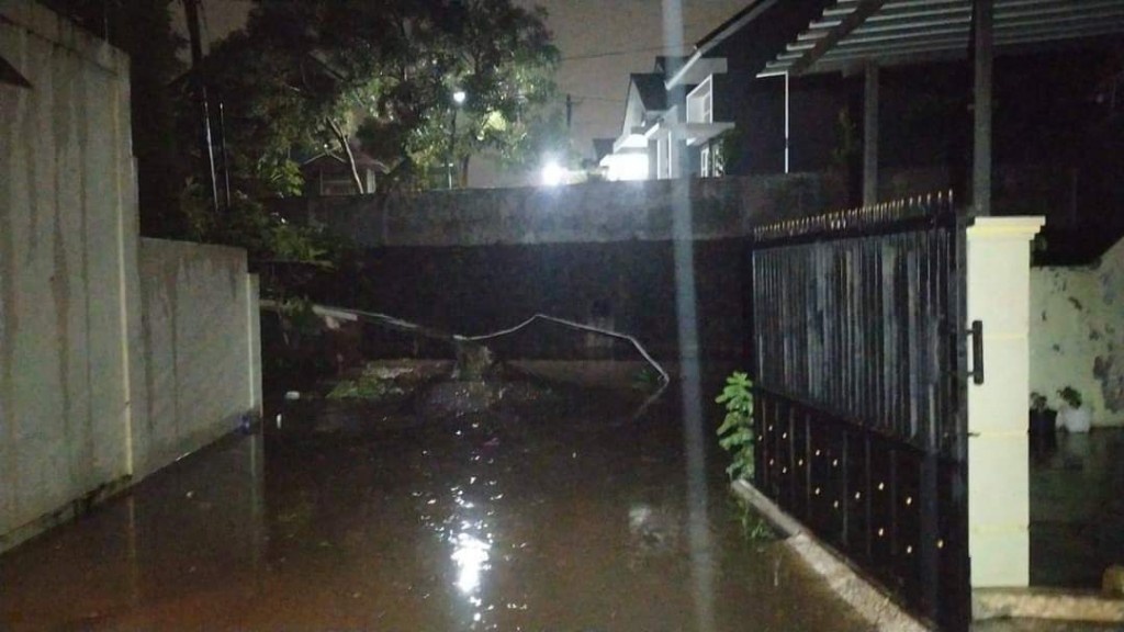 Banjir menerjang wilayah Kecamatan Pakis, Kabupaten Malang, Jawa Timur, Senin, 14 Maret 2022. Dokumentasi/ istimewa