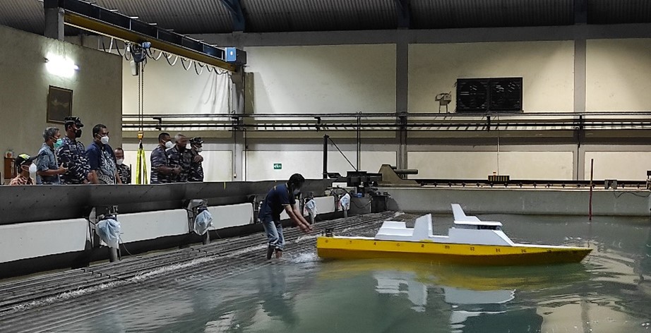 Kapal patroli. DOK BRIN