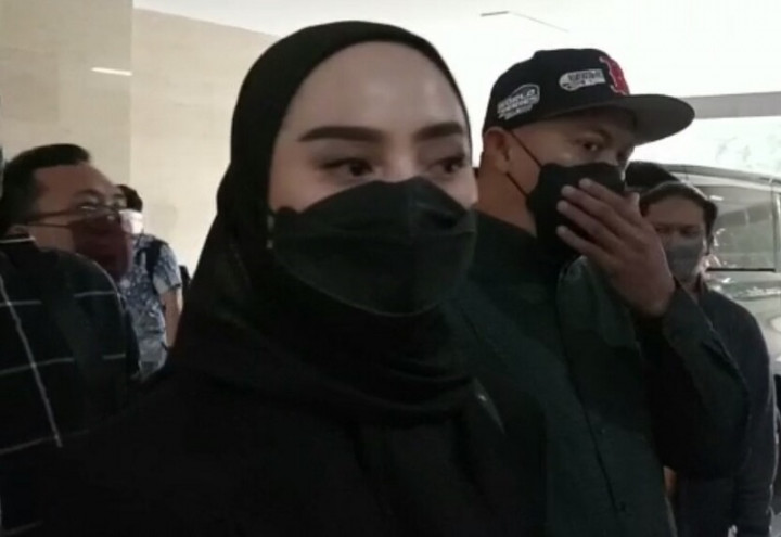 Diperiksa, Istri Doni Salmanan Masih Berstatus Saksi