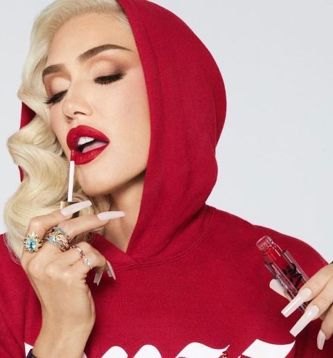 Temui kosmetik Gwen yang unik dan khas dirinya. (Foto: Dok. Instagram Gwen Stefani/@gwenstefani)