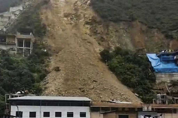 Longsor Landa Peru, 15 Orang Terjebak di Reruntuhan
