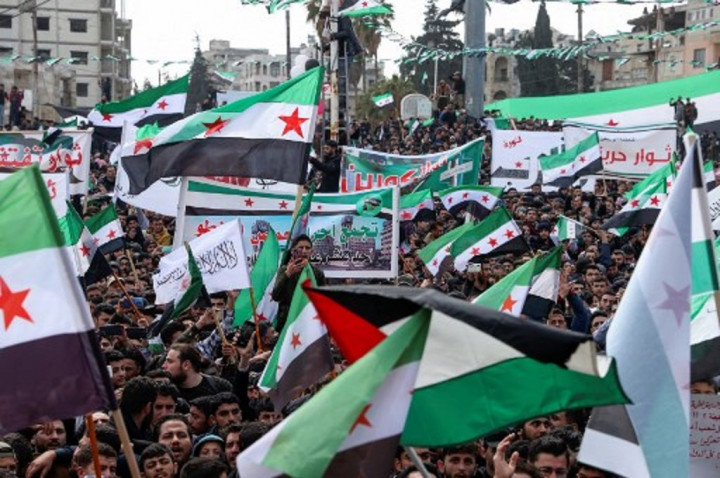 Ribuan Warga Suriah Berunjuk Rasa Damai dengan Pesan untuk Ukraina