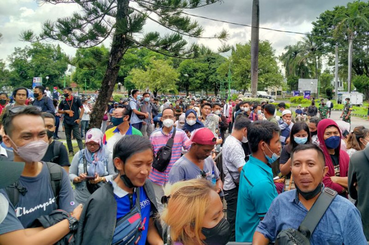 Antrean Penukaran Tiket MotoGP Mandalika di Mataram Menyemut