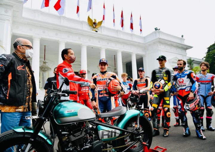 Pamer Motor di Depan Pembalap MotoGP, Jokowi: Sama Seperti Anda Semua