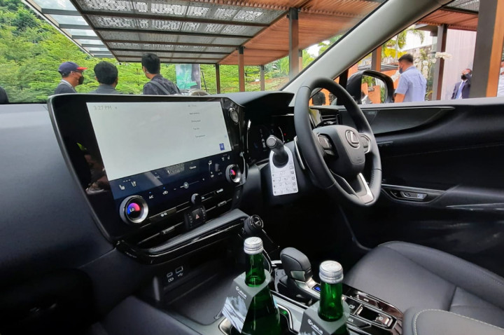 Mengulik Fitur Perintah Suara Lexus NX, Bisa Apa Saja?